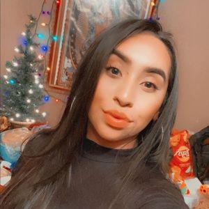 Meet your Posher, Maite